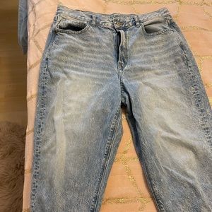 American Eagle Relaxed Mom Jean